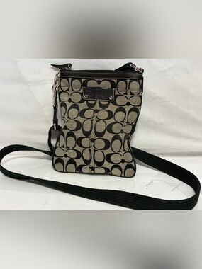Vintage Y2K Coach Signature Jacquard Swingpack Crossbody Bag